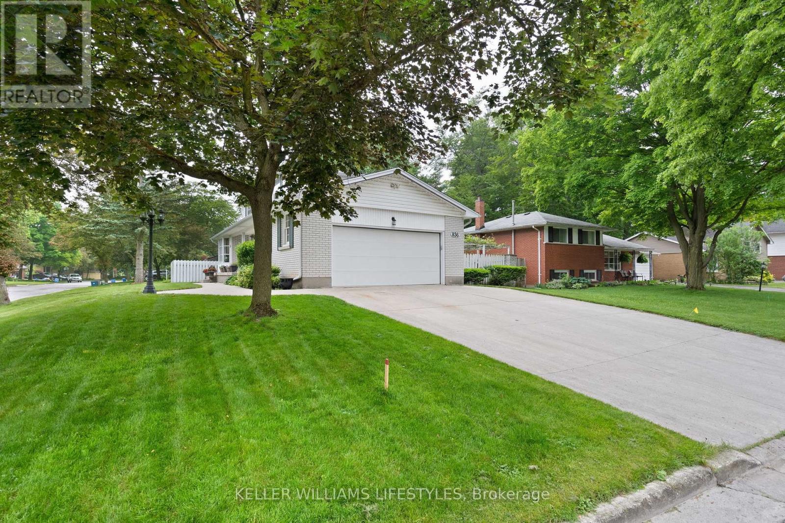 836 Westbury Crescent, London South, Ontario  N6J 3C9 - Photo 3 - X12209249