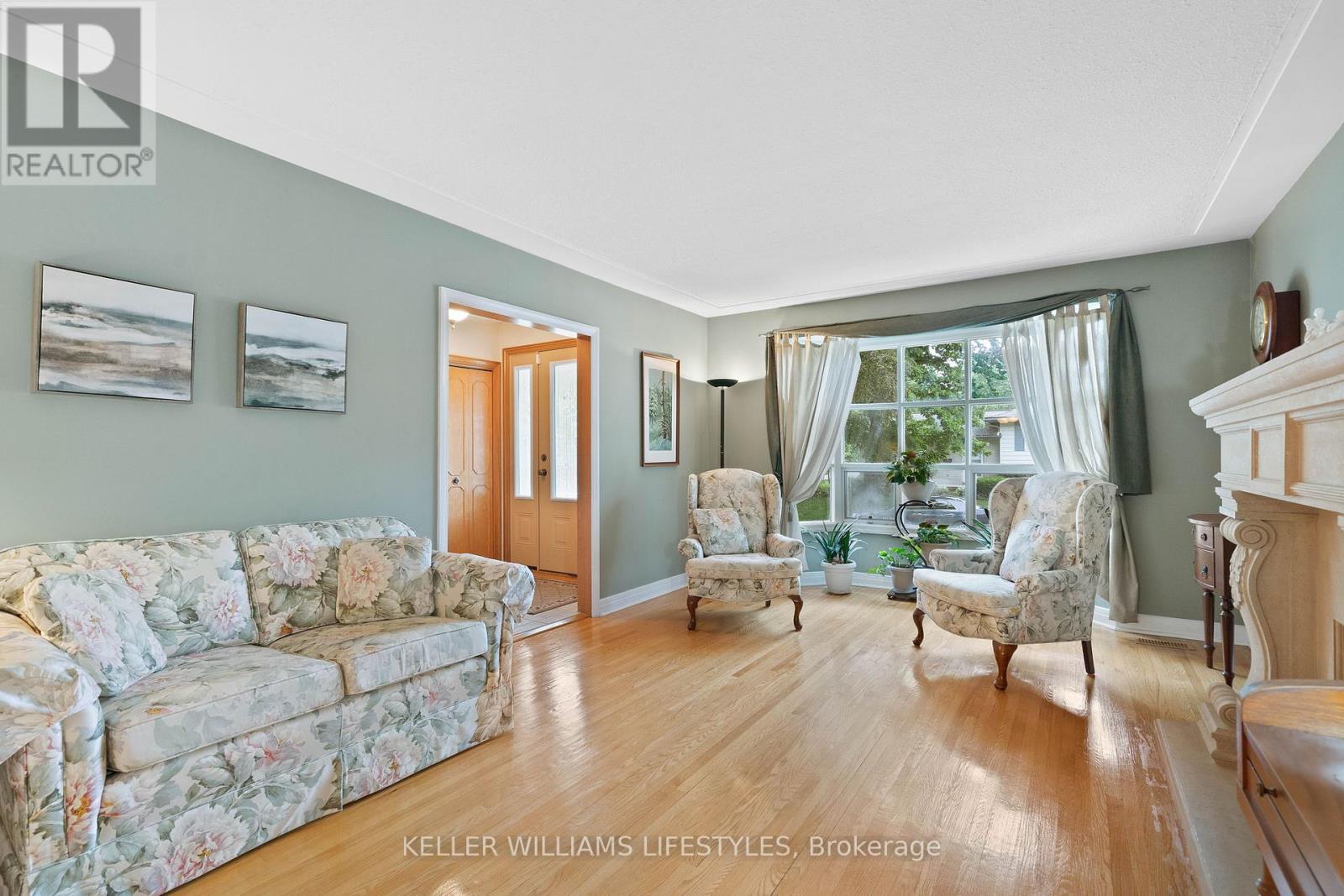 836 Westbury Crescent, London South, Ontario  N6J 3C9 - Photo 6 - X12209249
