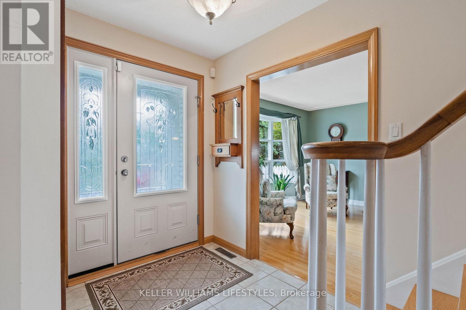 836 Westbury Crescent, London South, Ontario  N6J 3C9 - Photo 4 - X12209249