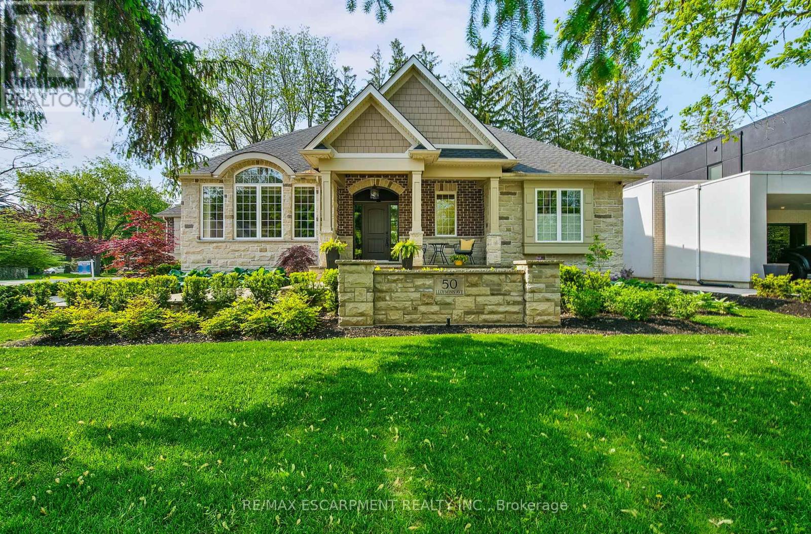 50 Lloyminn Avenue, Hamilton, Ontario  L9G 1H3 - Photo 2 - X12127638