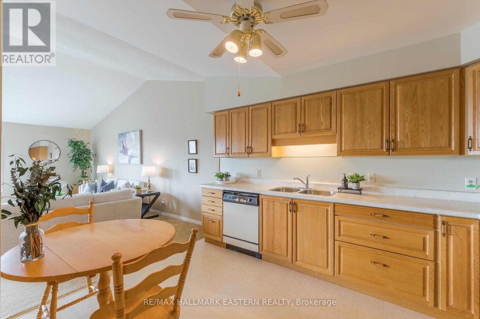 301c - 1099 Clonsilla Avenue, Peterborough West, Ontario  K9J 8L7 - Photo 12 - X12094785