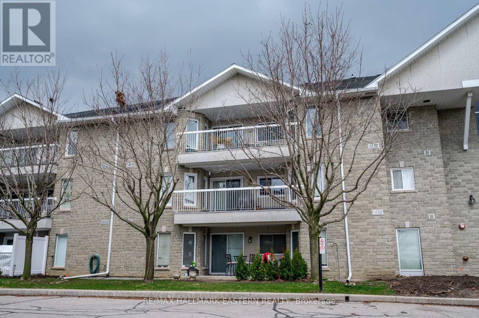 301c - 1099 Clonsilla Avenue, Peterborough West, Ontario  K9J 8L7 - Photo 4 - X12094785