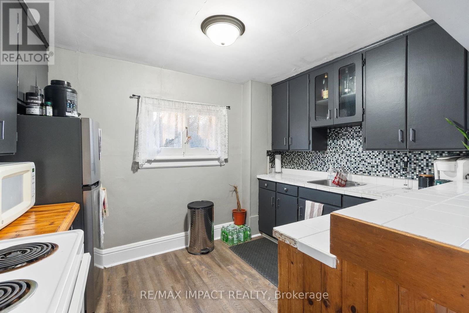 18 Spencer Street W, Cobourg, Ontario  K9A 2G3 - Photo 30 - X12207309