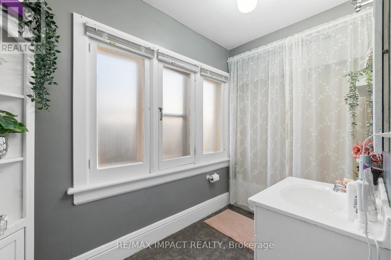 18 Spencer Street W, Cobourg, Ontario  K9A 2G3 - Photo 35 - X12207309