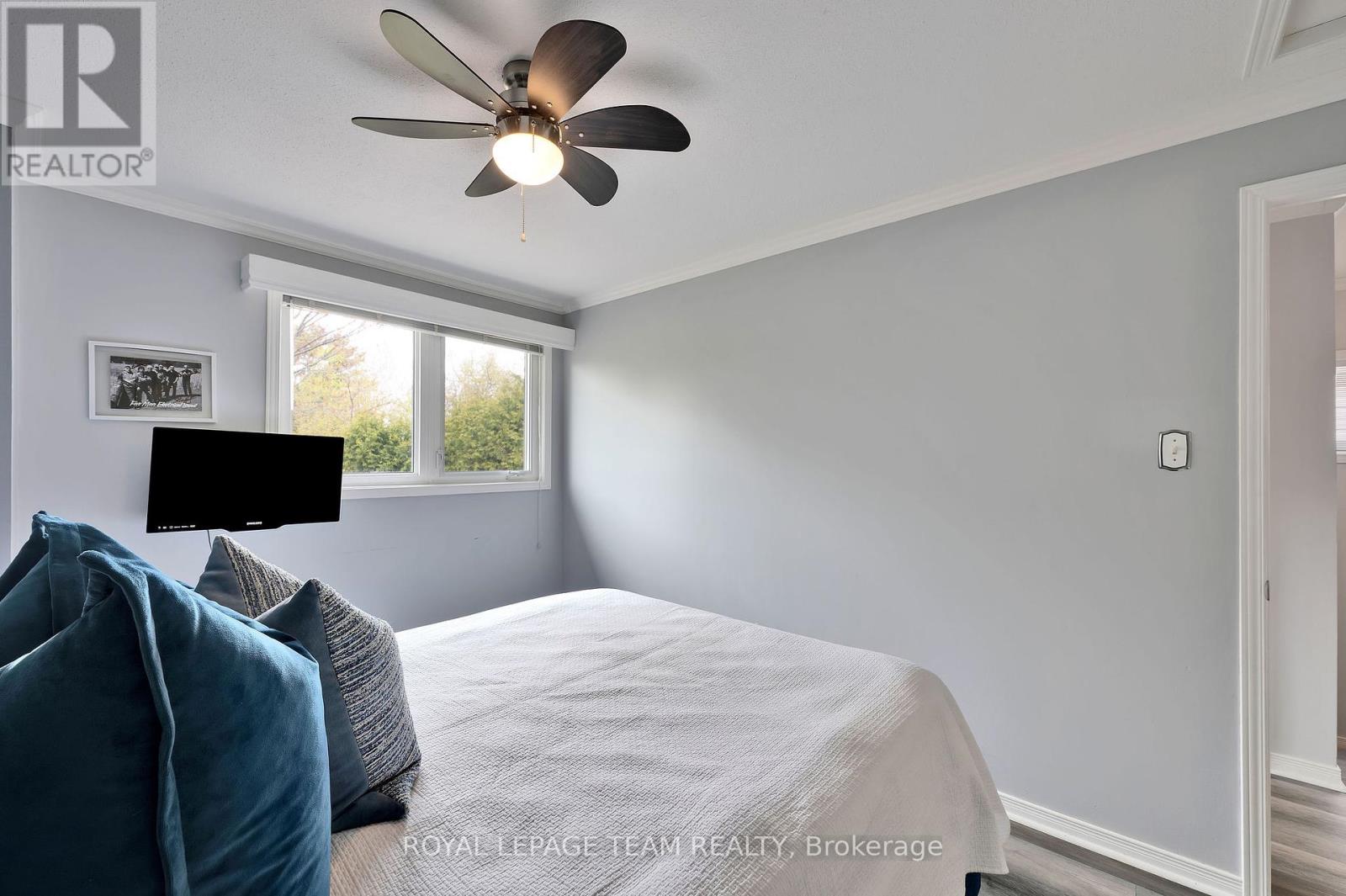 1642 Lafrance Drive, Ottawa, Ontario  K1E 2L8 - Photo 14 - X12153983