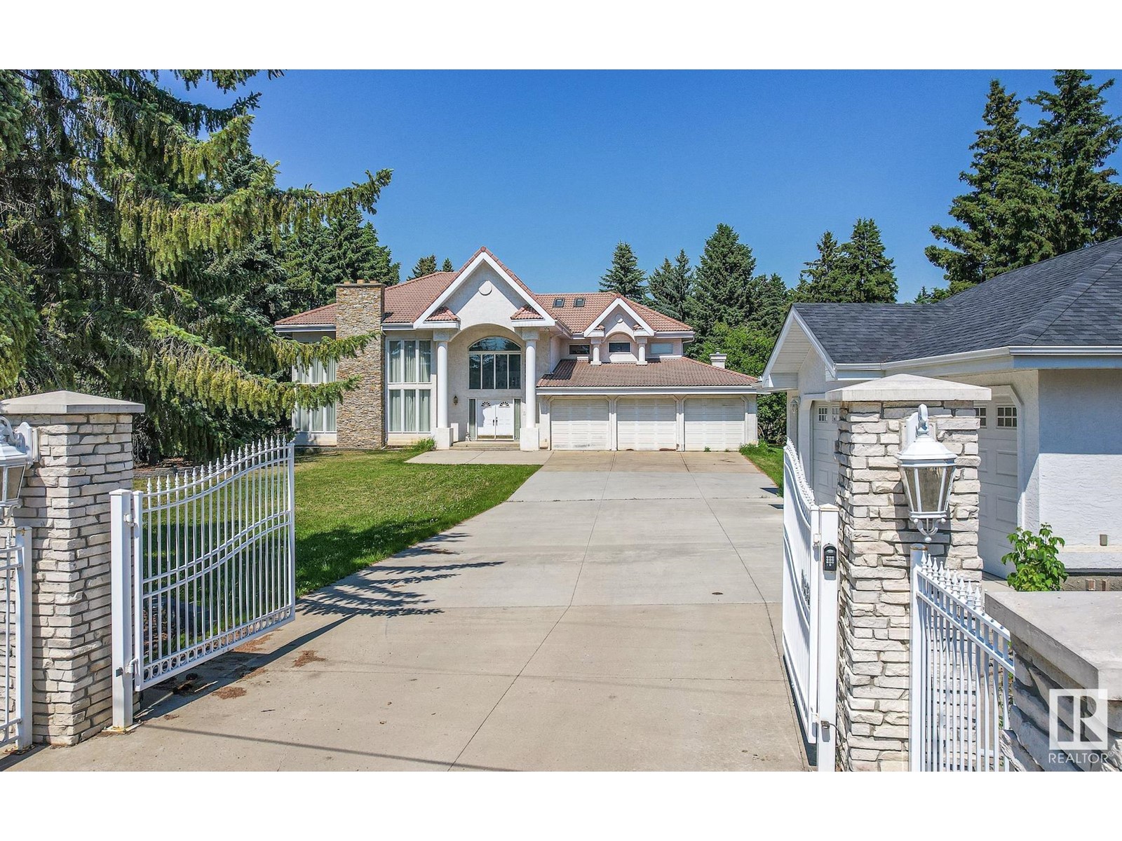 10812 5 Av Sw, Edmonton, Alberta  T6W 1A2 - Photo 1 - E4441466