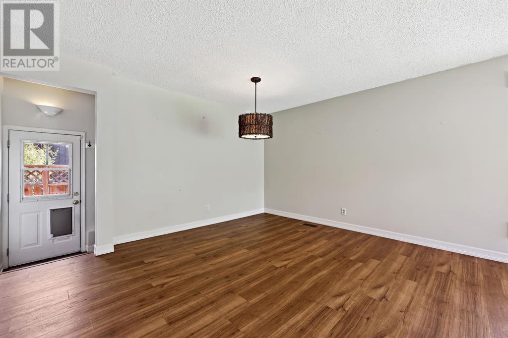 207 Lake Ontario Place Se, Calgary, Alberta  T2J 4Y5 - Photo 8 - A2221321