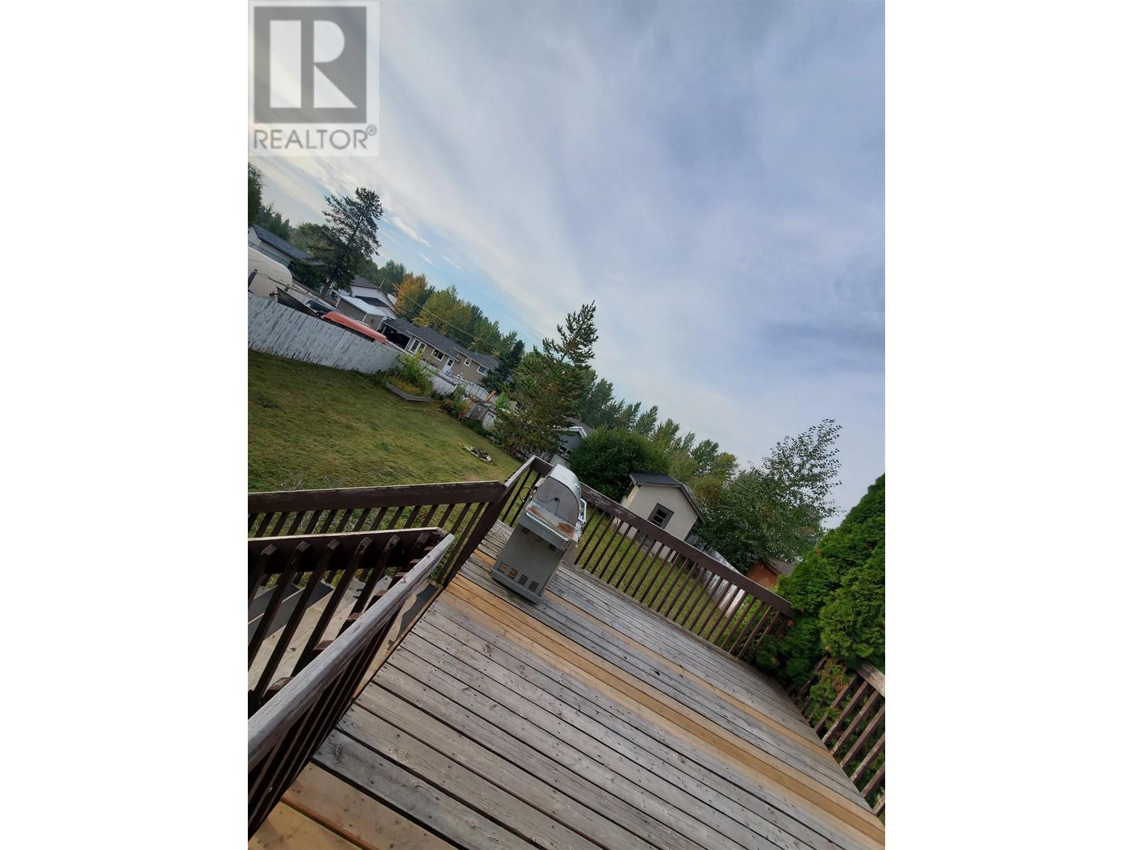 27 Manson Crescent, Mackenzie, British Columbia  V0J 2C0 - Photo 5 - R3012570
