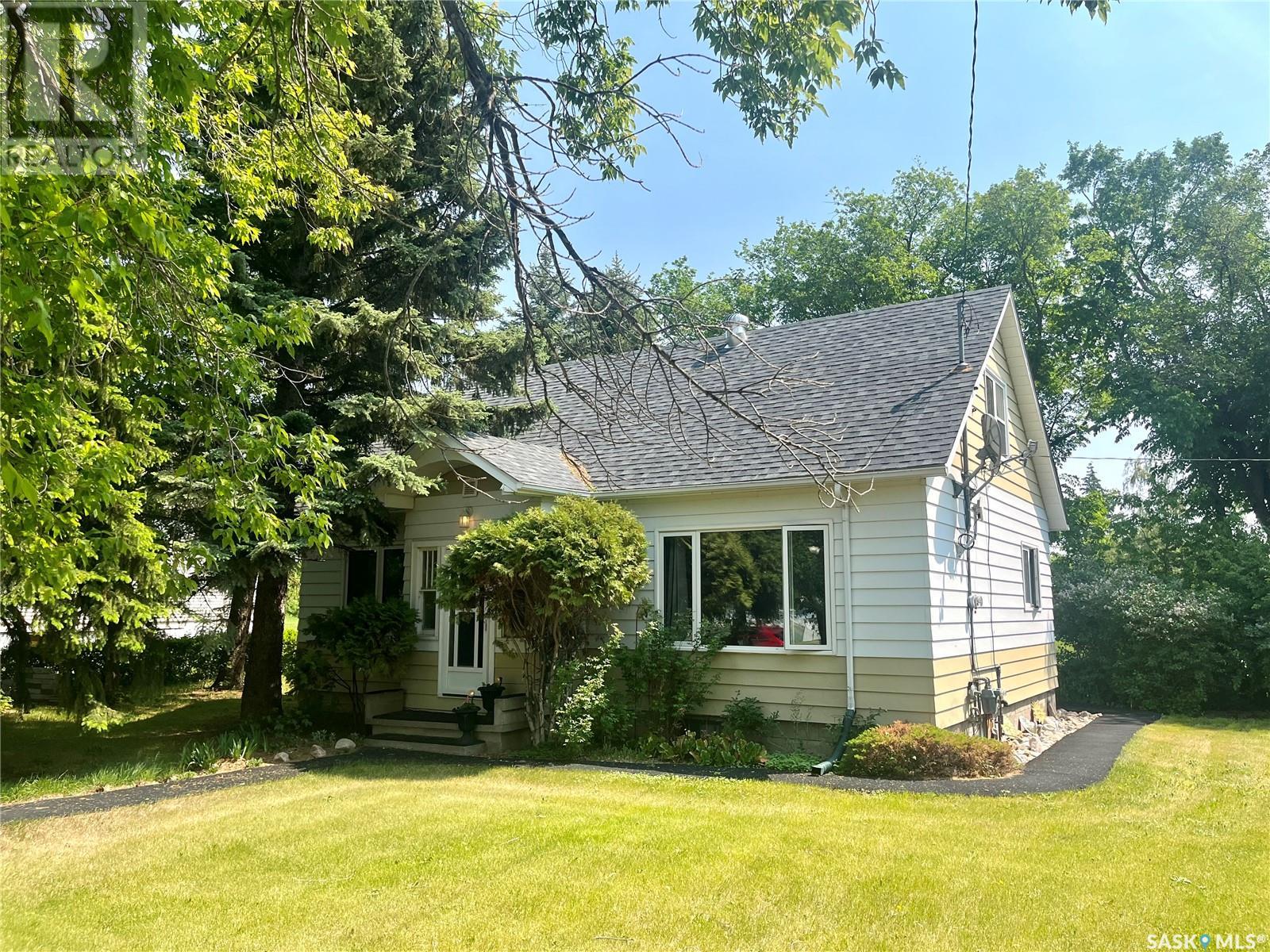 3 King STREET W, stanley rm no. 215, Saskatchewan