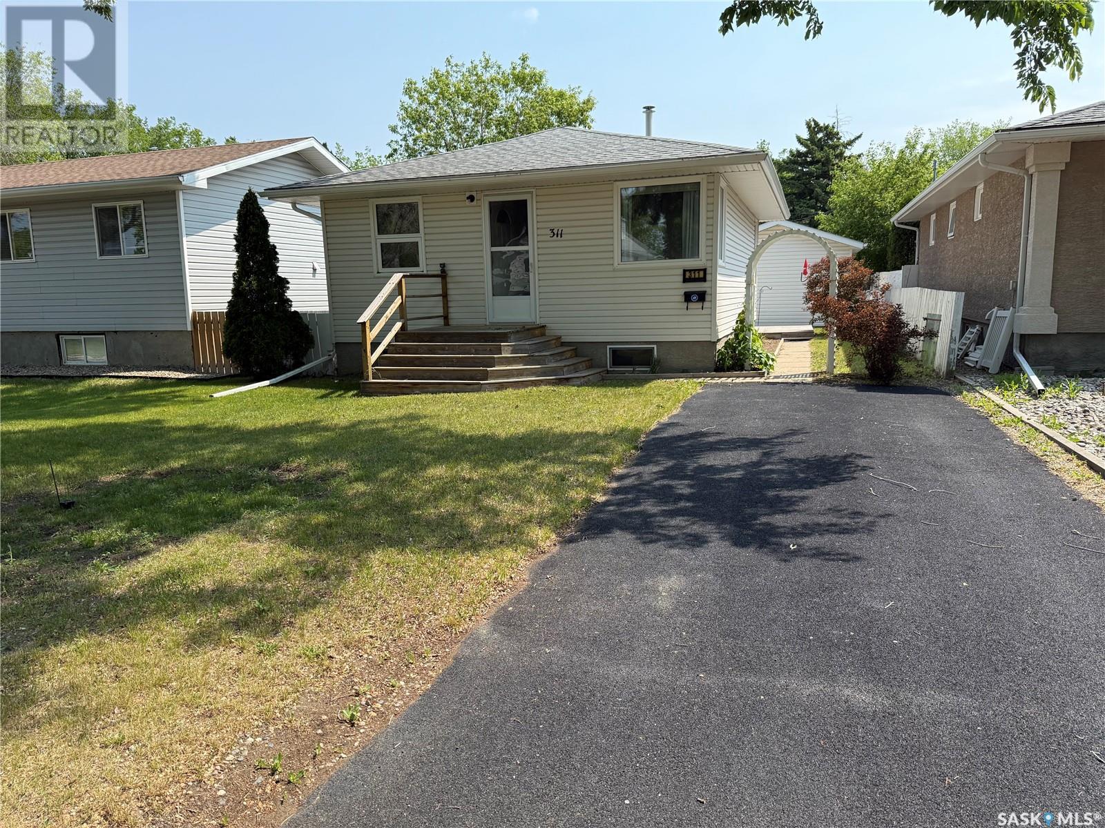 311 Robinson STREET, regina, Saskatchewan