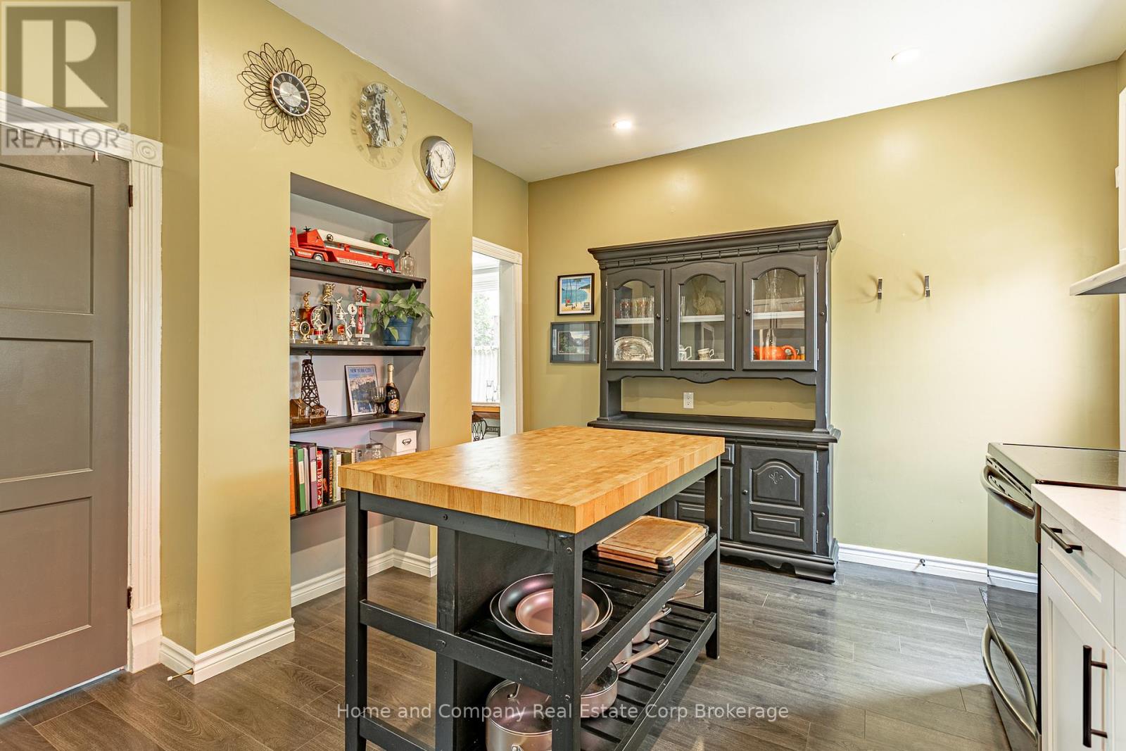 22 Mowat Street, Stratford, Ontario  N5A 2B7 - Photo 13 - X12206777