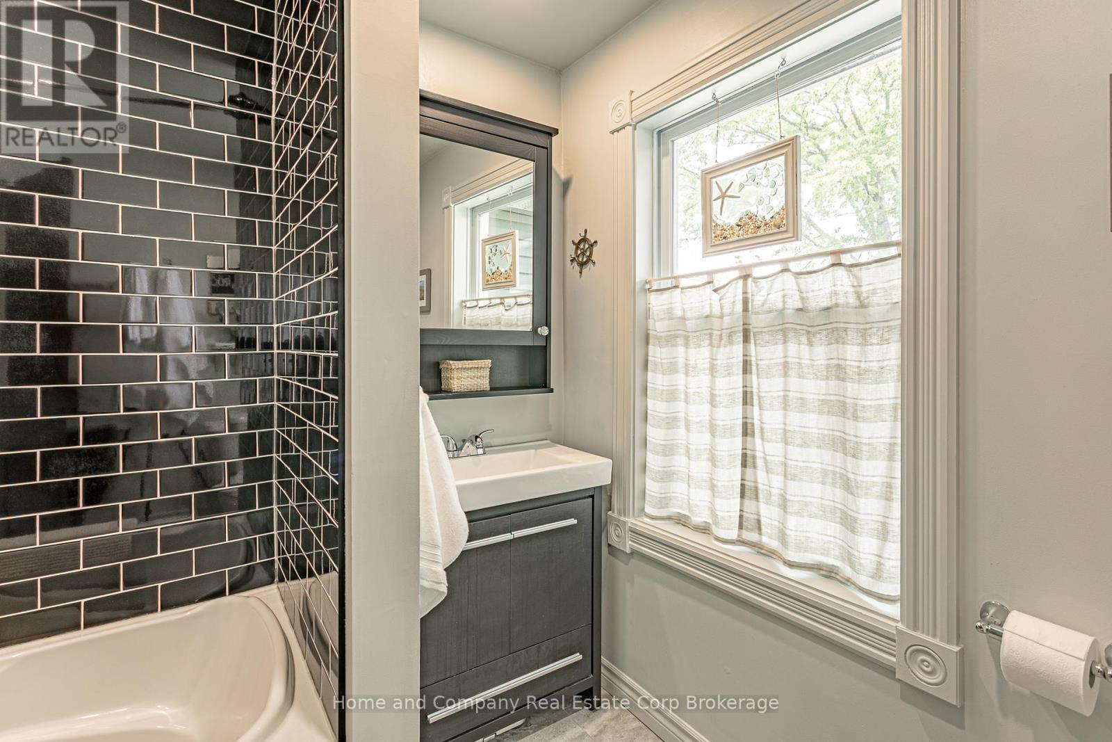 22 Mowat Street, Stratford, Ontario  N5A 2B7 - Photo 22 - X12206777