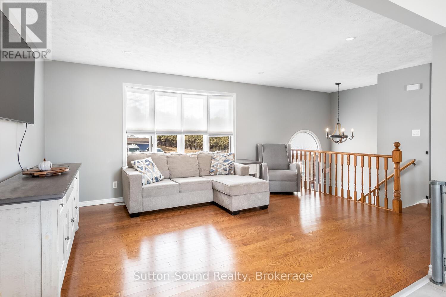2667 8th Avenue E, Owen Sound, Ontario  N4K 6S5 - Photo 3 - X12178415