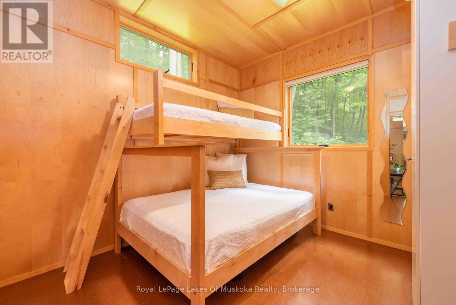 484 Big Island S, Huntsville, Ontario  P1H 2J3 - Photo 10 - X12206776