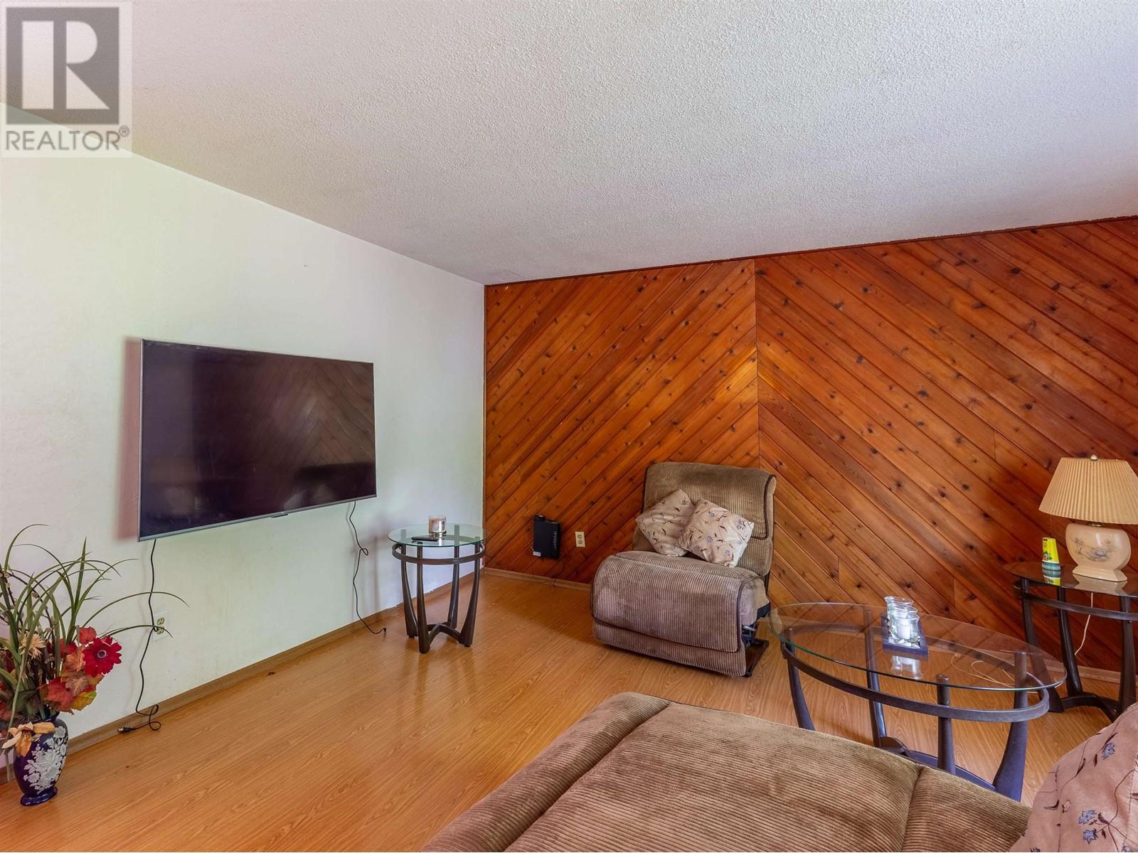 4446 Whalen Road, Smithers, British Columbia  V0J 2N2 - Photo 2 - R3013517