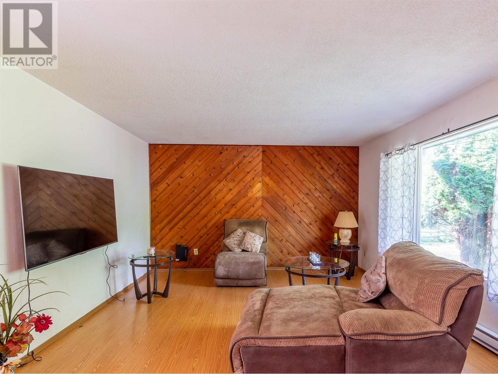 4446 Whalen Road, Smithers, British Columbia  V0J 2N2 - Photo 4 - R3013517