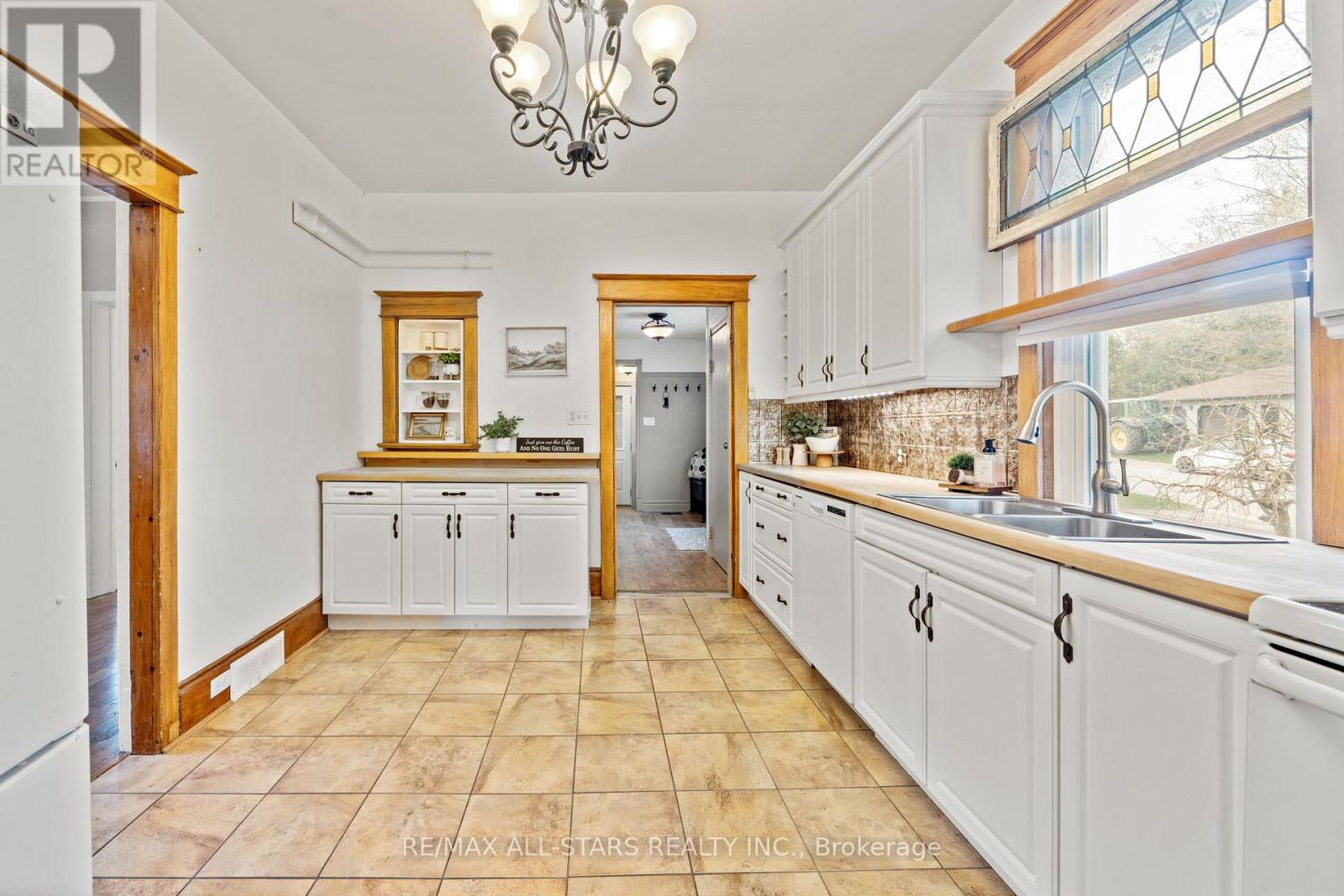 2 Henrietta Street, Scugog, Ontario  L0C 1G0 - Photo 6 - E12209614