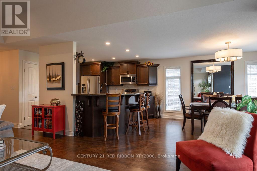 396 Macdonald Street, Strathroy Caradoc, Ontario  N7G 2M2 - Photo 7 - X12133848