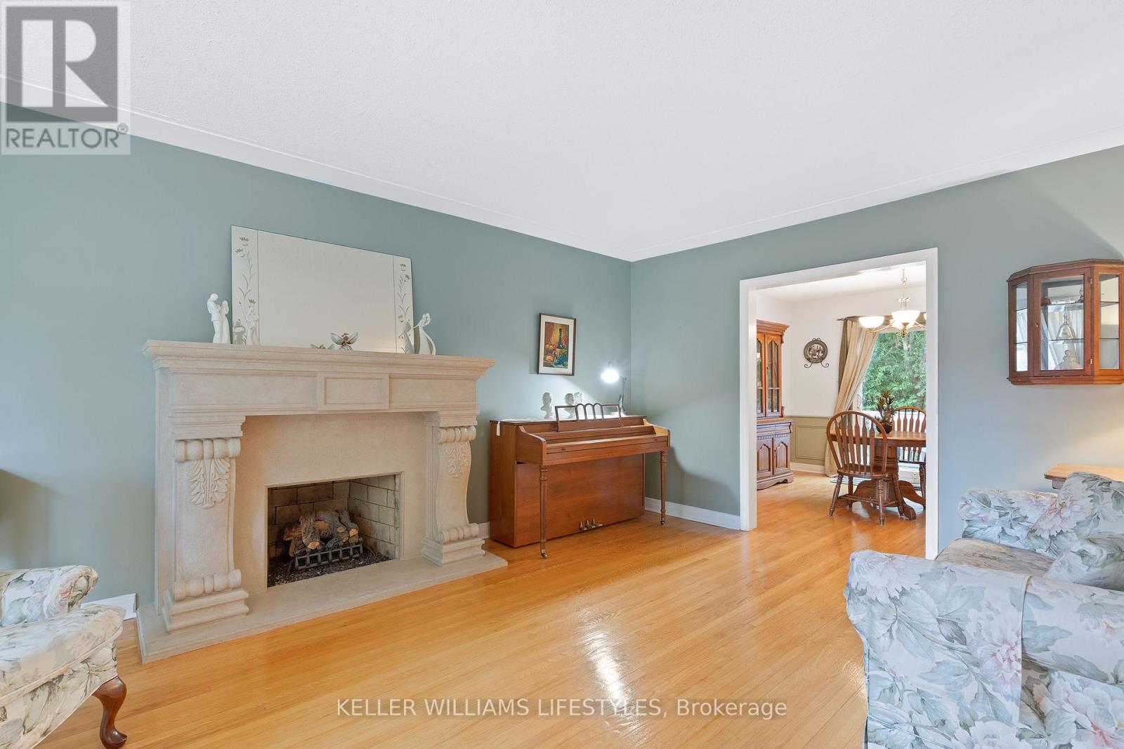 836 Westbury Crescent, London South, Ontario  N6J 3C9 - Photo 5 - X12209249