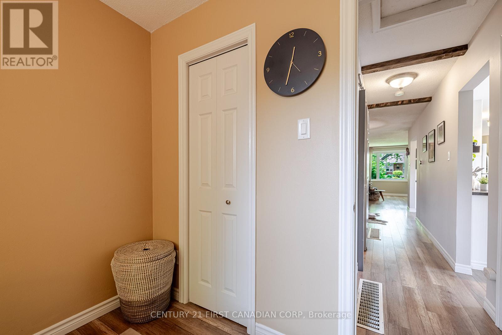 45 Downing Crescent, London South (South S), Ontario  N6C 3C7 - Photo 17 - X12209457