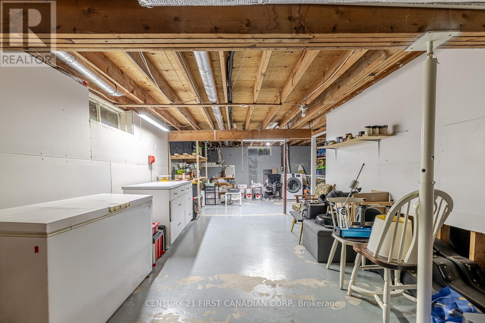 45 Downing Crescent, London South (South S), Ontario  N6C 3C7 - Photo 24 - X12209457