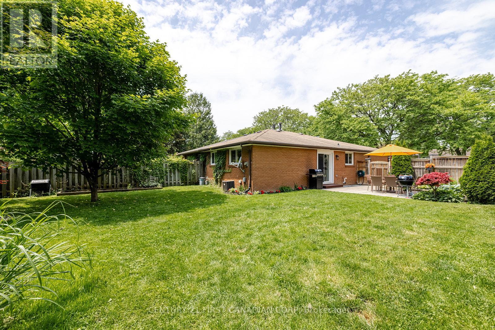 45 Downing Crescent, London South (South S), Ontario  N6C 3C7 - Photo 30 - X12209457