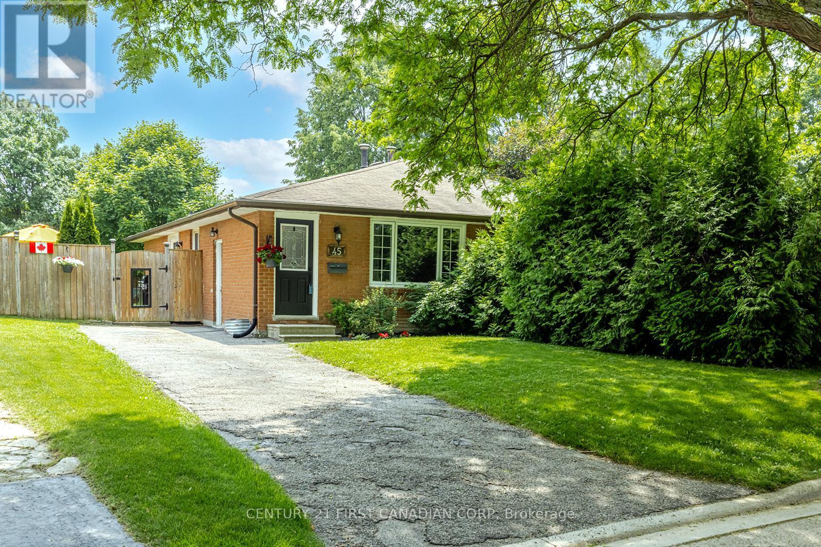 45 Downing Crescent, London South (South S), Ontario  N6C 3C7 - Photo 2 - X12209457