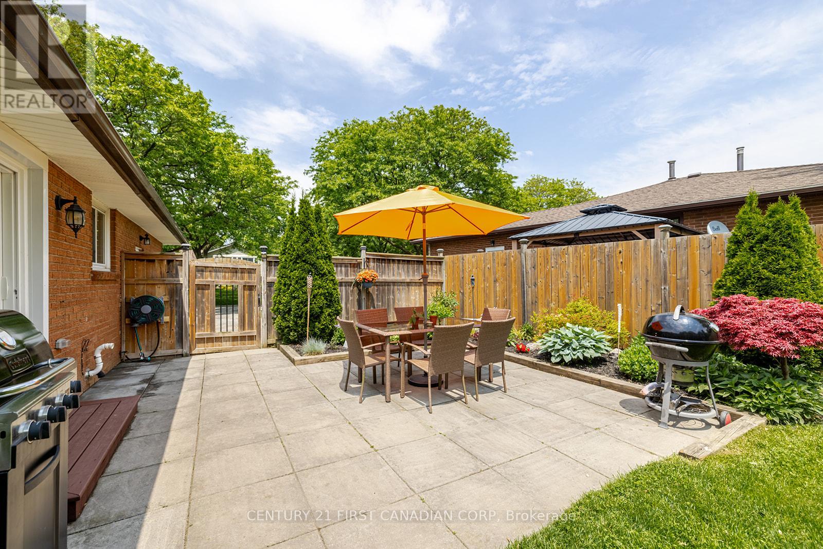 45 Downing Crescent, London South (South S), Ontario  N6C 3C7 - Photo 29 - X12209457