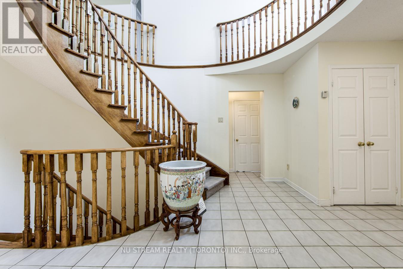 61 Coledale Road, Markham (Unionville), Ontario  L3R 7W7 - Photo 5 - N12209409