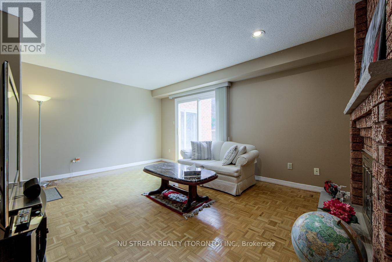 61 Coledale Road, Markham (Unionville), Ontario  L3R 7W7 - Photo 19 - N12209409