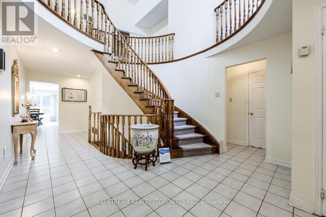 61 Coledale Road, Markham (Unionville), Ontario  L3R 7W7 - Photo 4 - N12209409