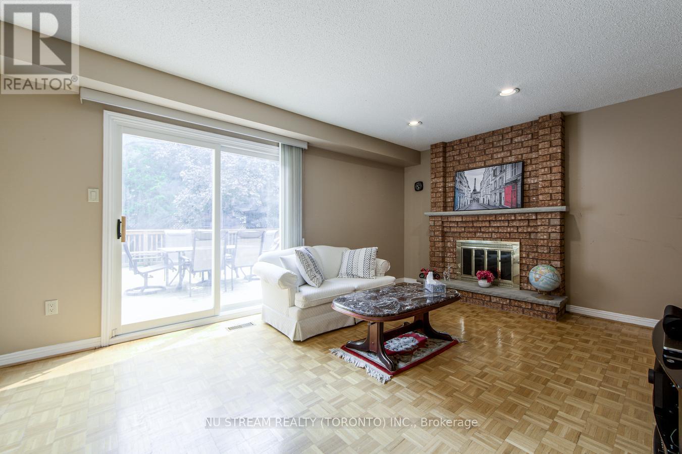 61 Coledale Road, Markham (Unionville), Ontario  L3R 7W7 - Photo 17 - N12209409