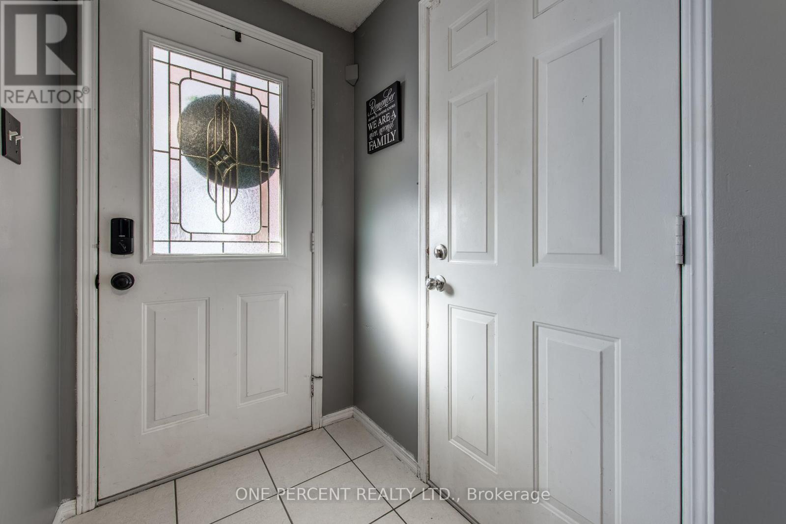 338 Adams Court, Orangeville, Ontario  L9W 4R7 - Photo 5 - W12136149
