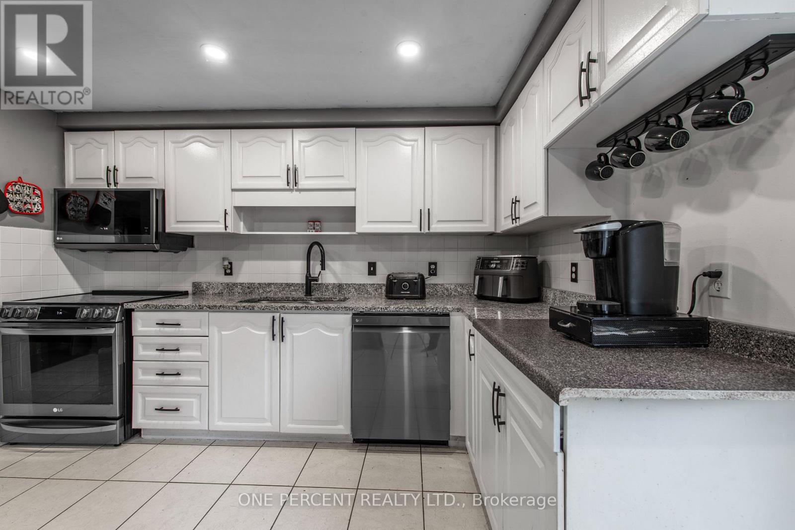 338 Adams Court, Orangeville, Ontario  L9W 4R7 - Photo 10 - W12136149