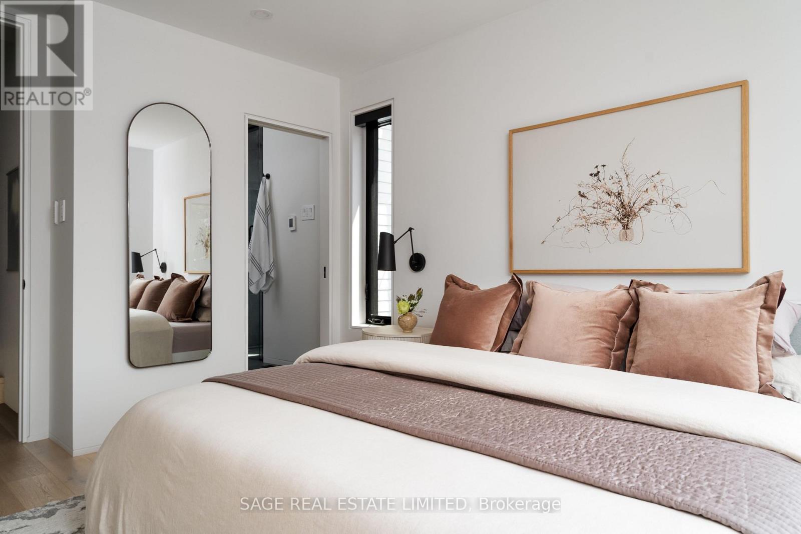 39 Rolyat Street, Toronto (Trinity-Bellwoods), Ontario  M6J 1S5 - Photo 17 - C12208896