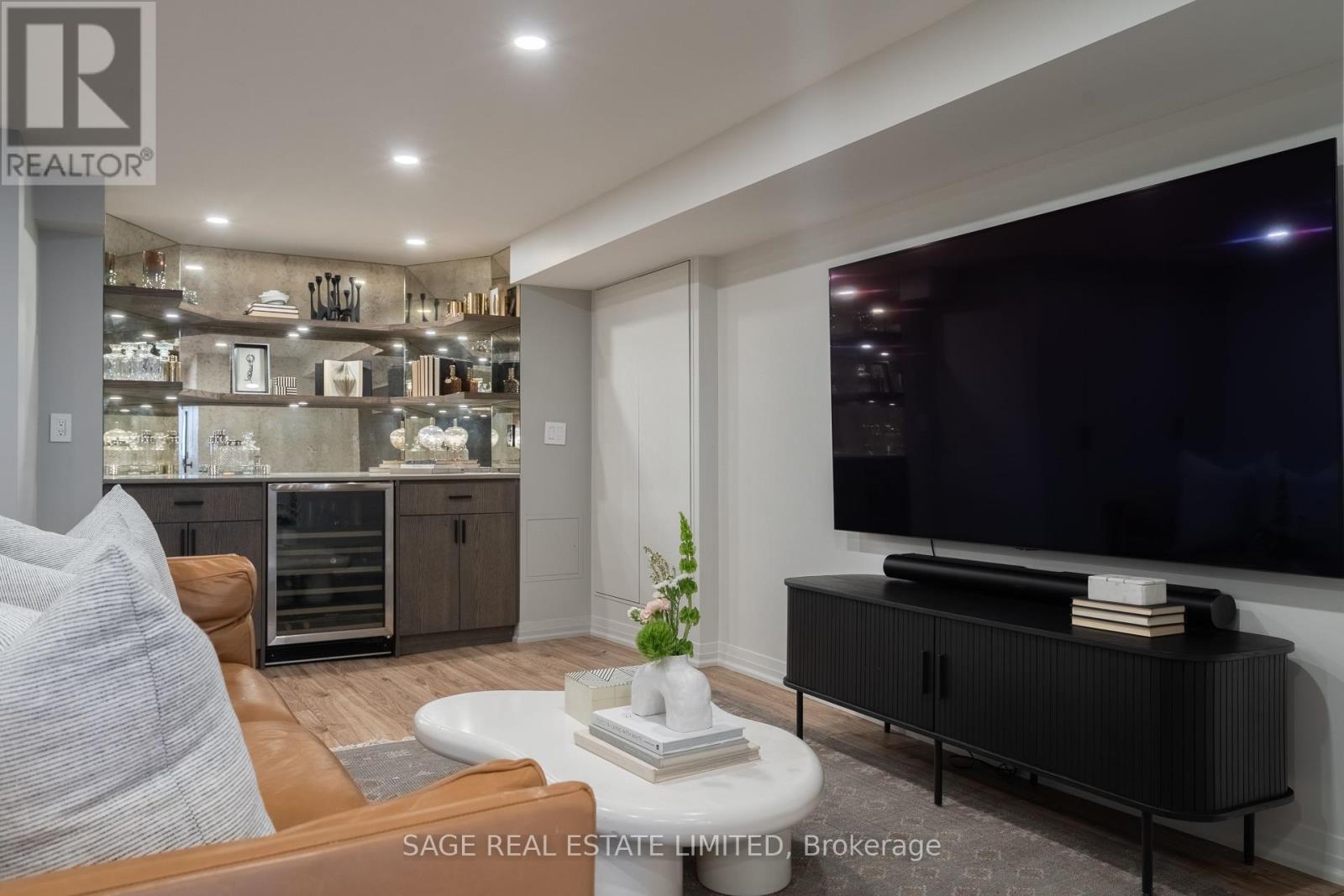 39 Rolyat Street, Toronto (Trinity-Bellwoods), Ontario  M6J 1S5 - Photo 30 - C12208896