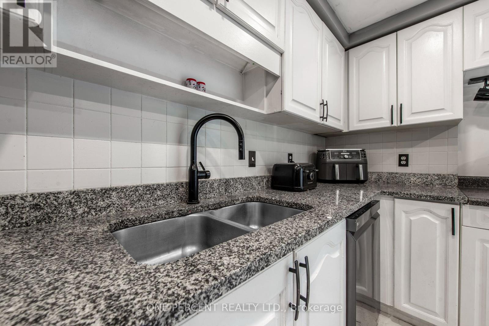 338 Adams Court, Orangeville, Ontario  L9W 4R7 - Photo 11 - W12136149