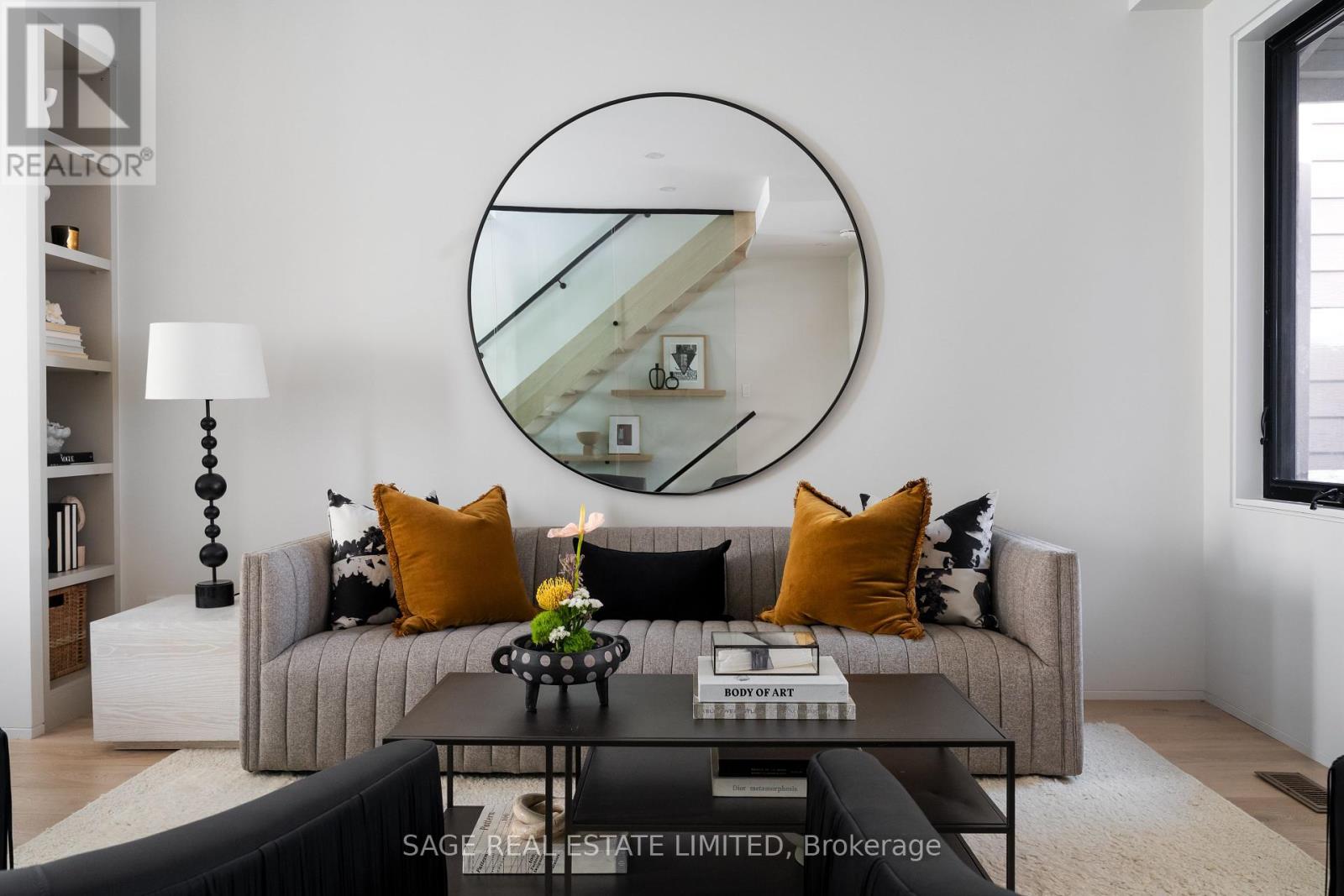 39 Rolyat Street, Toronto (Trinity-Bellwoods), Ontario  M6J 1S5 - Photo 8 - C12208896