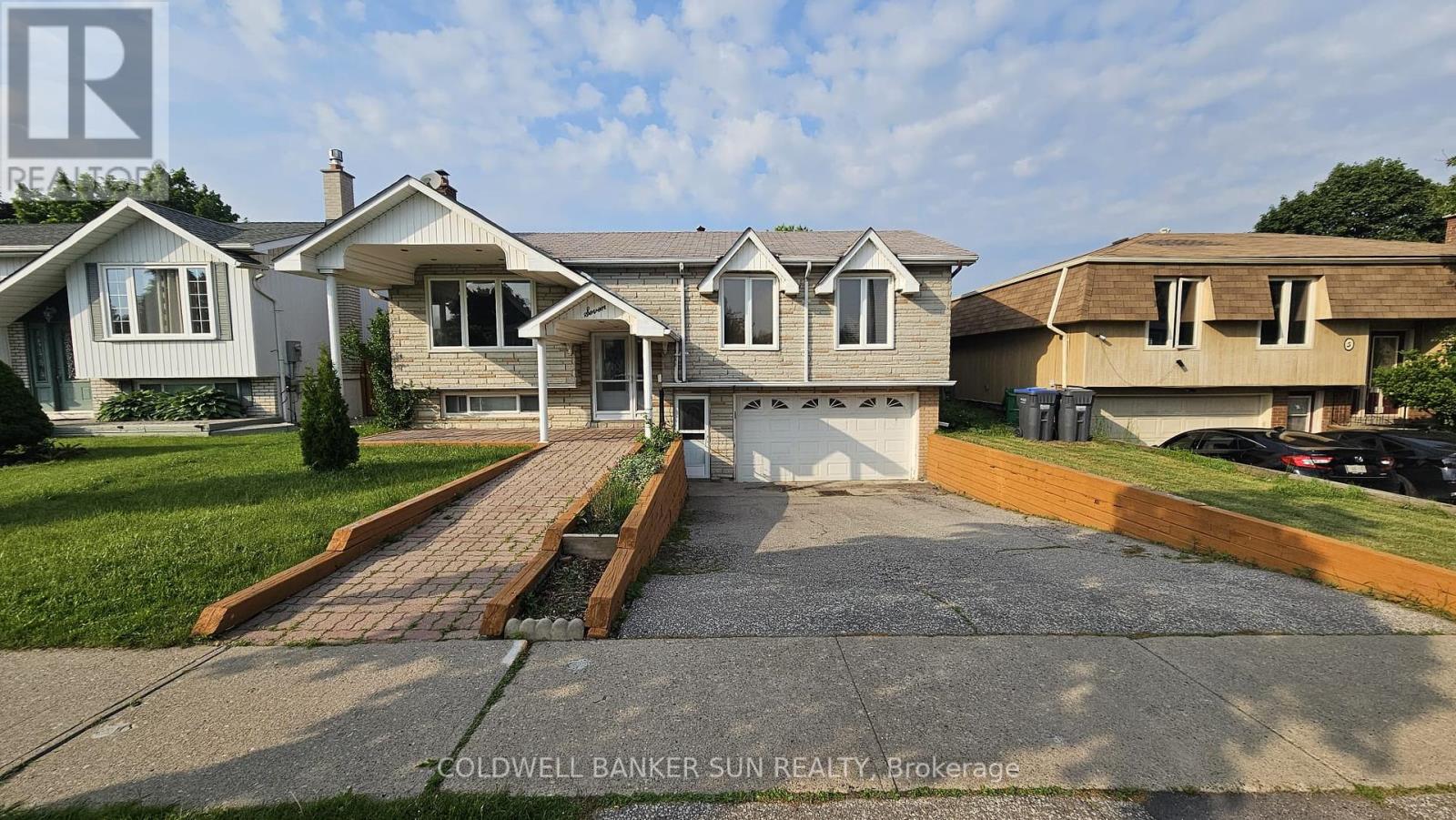 7 Glenforest Road, Brampton, Ontario  L6S 1L8 - Photo 2 - W12204862