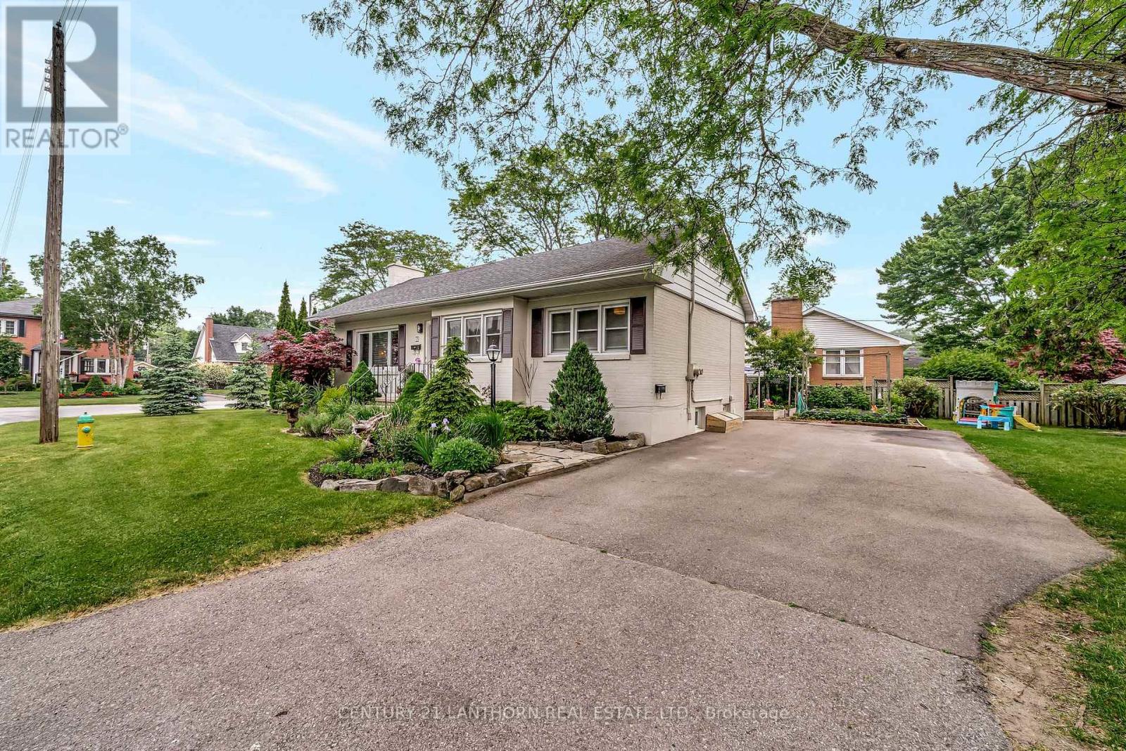 19 Woodland Acres, Belleville, Ontario  K8N 4K2 - Photo 7 - X12209691