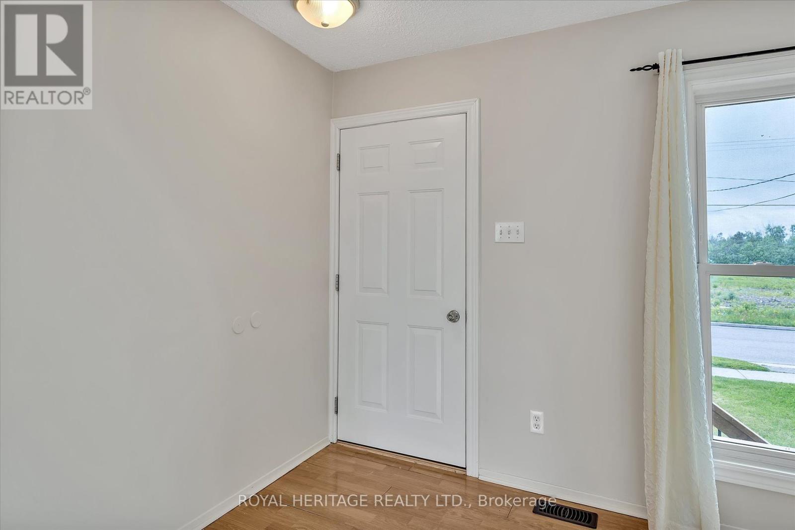 64 George Street W, Kawartha Lakes, Ontario  K9V 5H9 - Photo 8 - X12209745