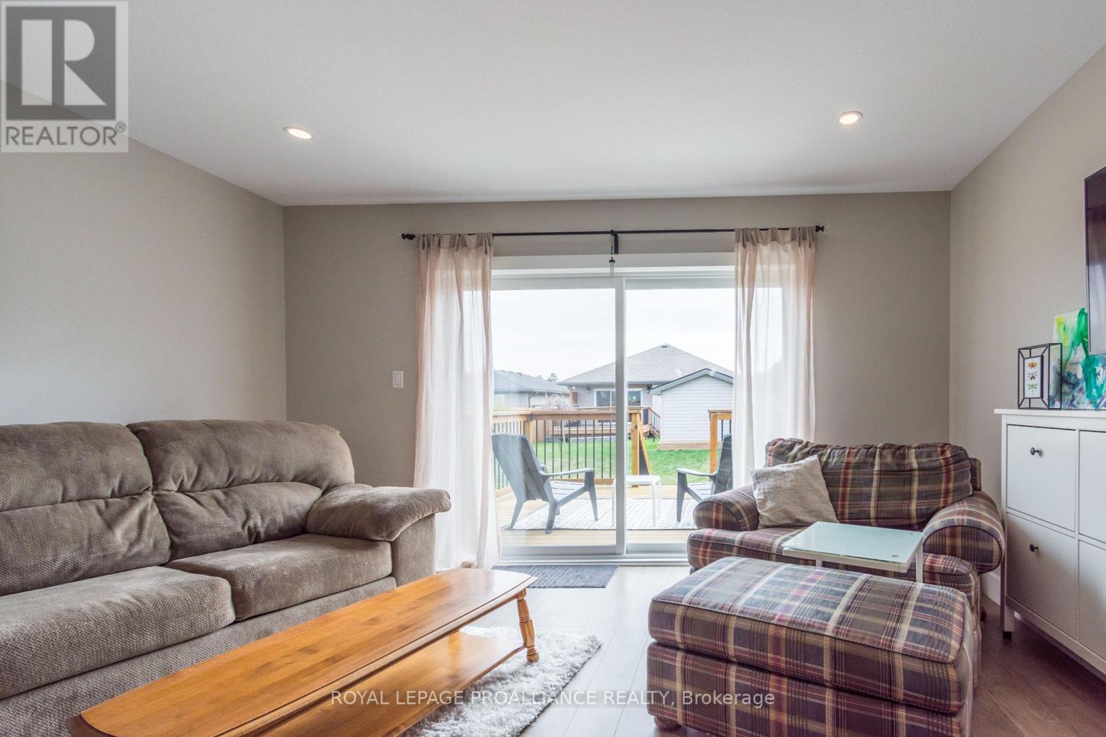 92 Meagan Lane, Quinte West, Ontario  K0K 2C0 - Photo 12 - X12209819