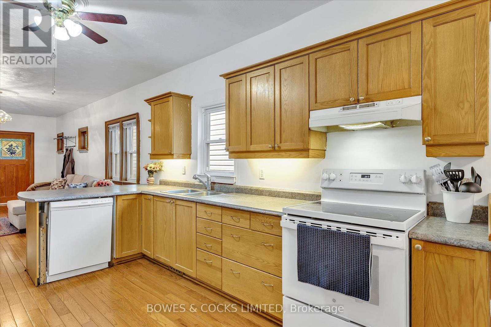 631 Downie Street, Peterborough, Ontario K9H 4K2 - Photo 12 - X12209839