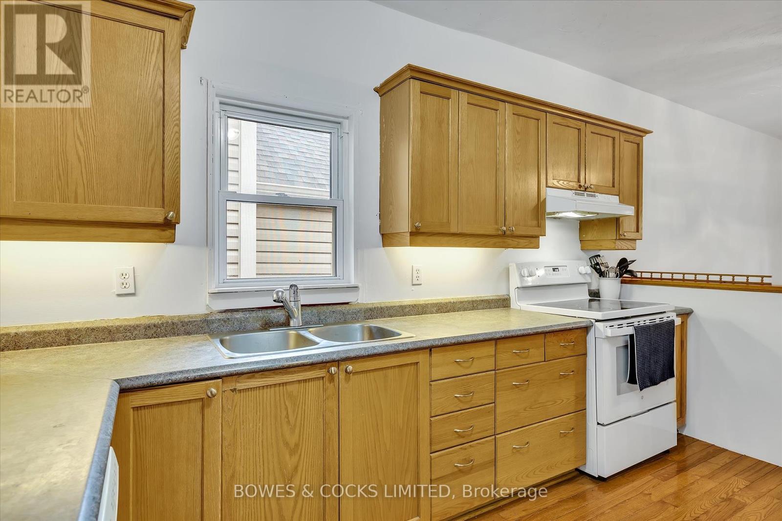 631 Downie Street, Peterborough, Ontario K9H 4K2 - Photo 13 - X12209839
