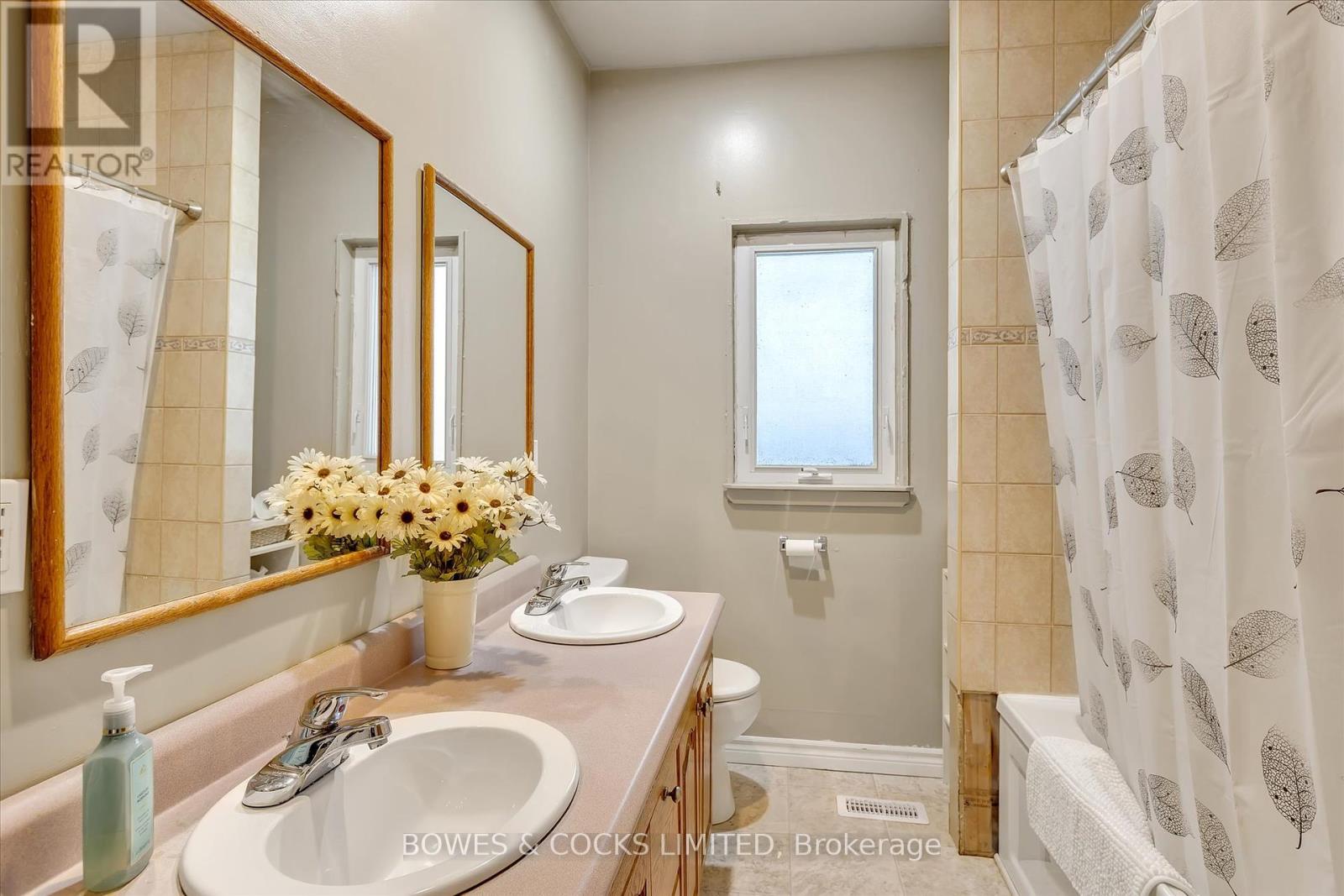 631 Downie Street, Peterborough, Ontario K9H 4K2 - Photo 21 - X12209839