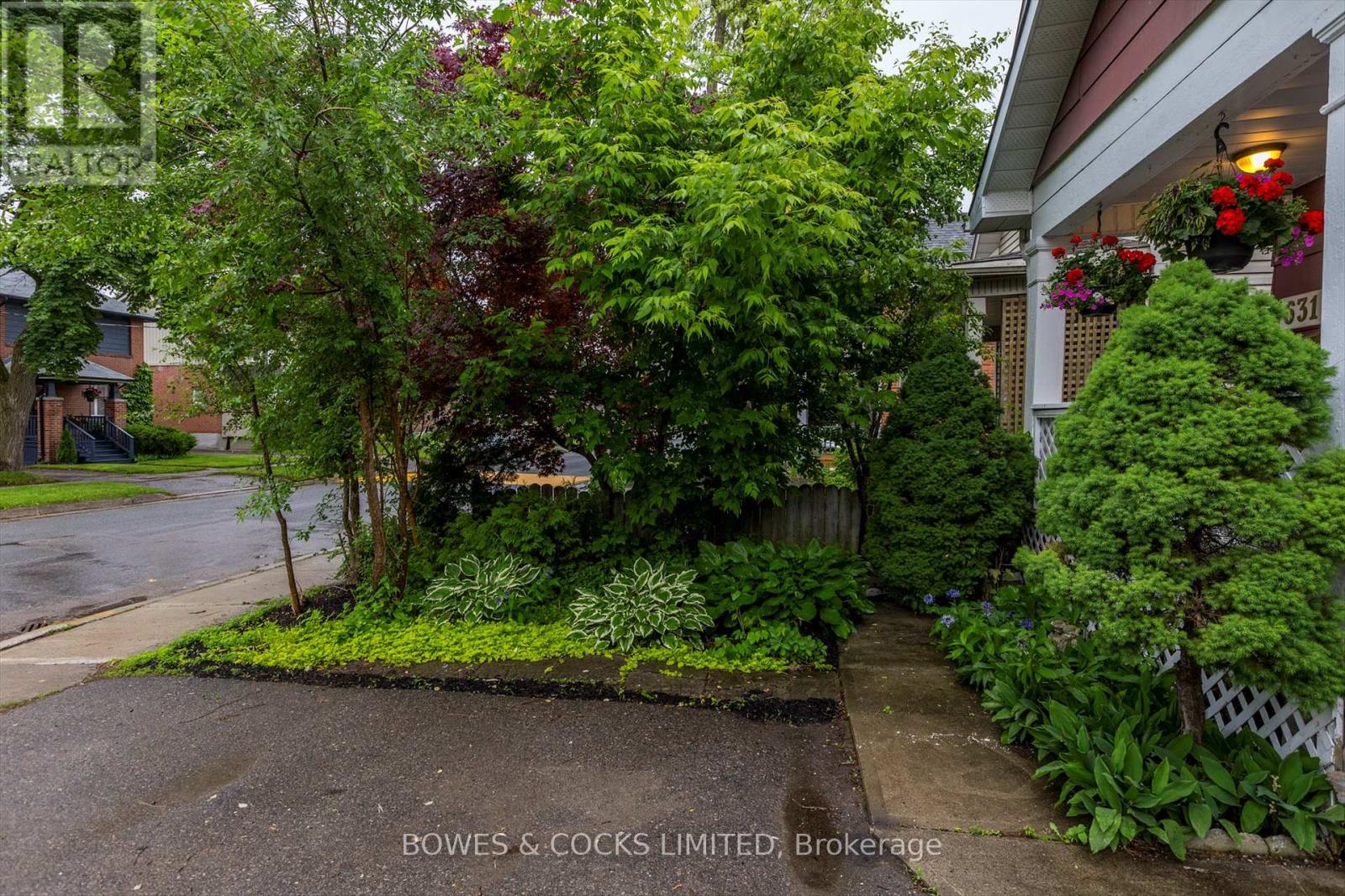 631 Downie Street, Peterborough, Ontario K9H 4K2 - Photo 3 - X12209839