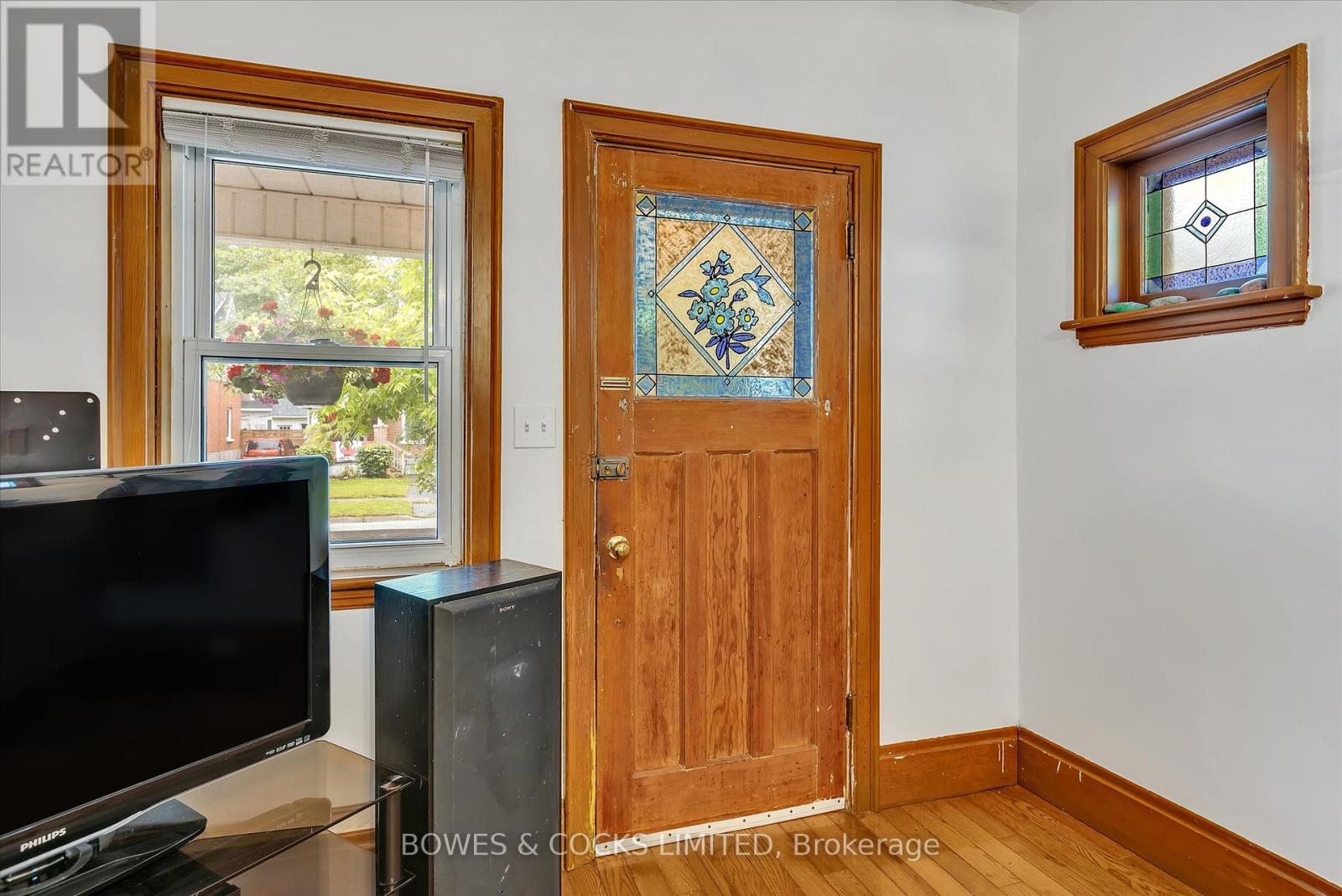 631 Downie Street, Peterborough, Ontario K9H 4K2 - Photo 6 - X12209839