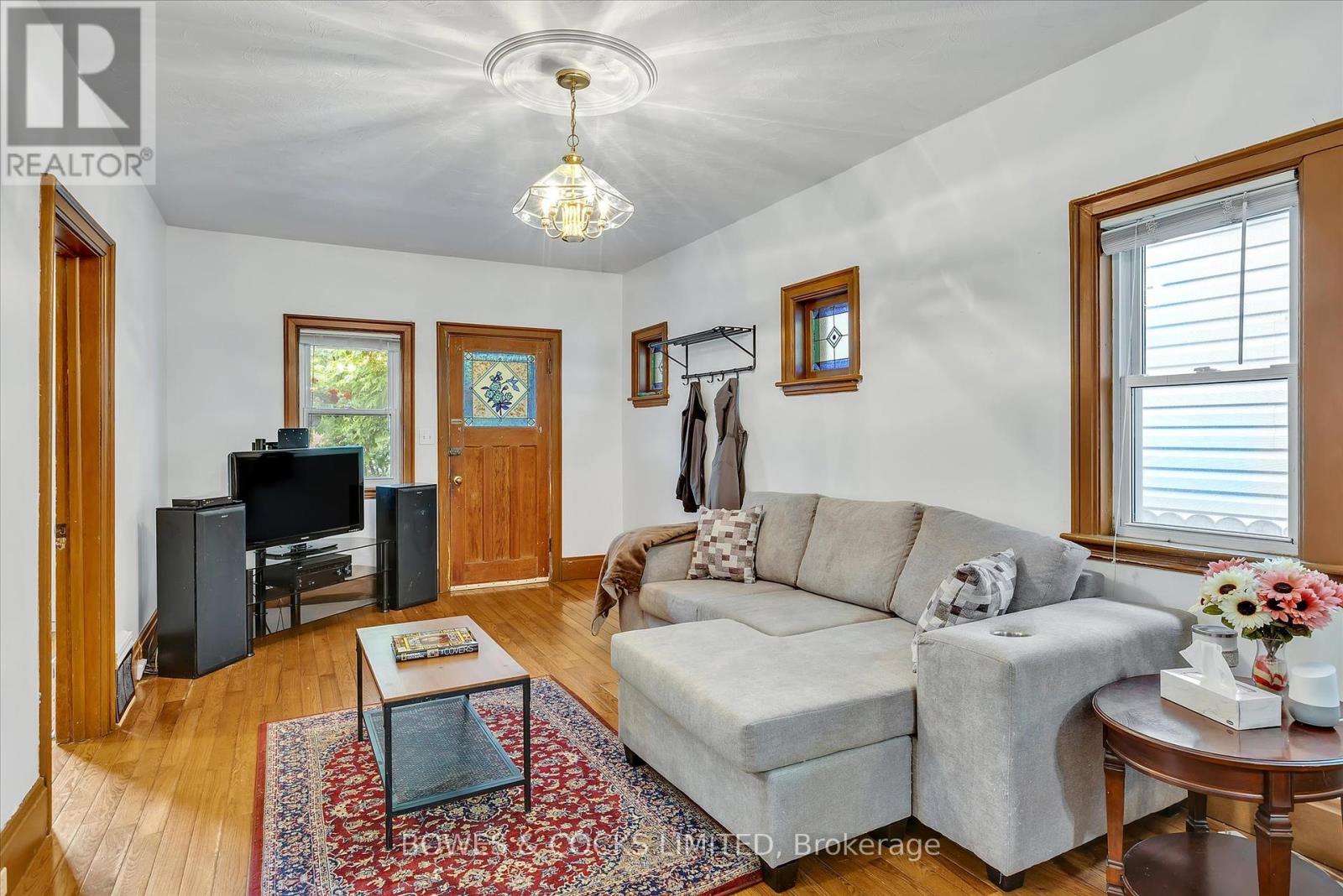 631 Downie Street, Peterborough, Ontario K9H 4K2 - Photo 7 - X12209839