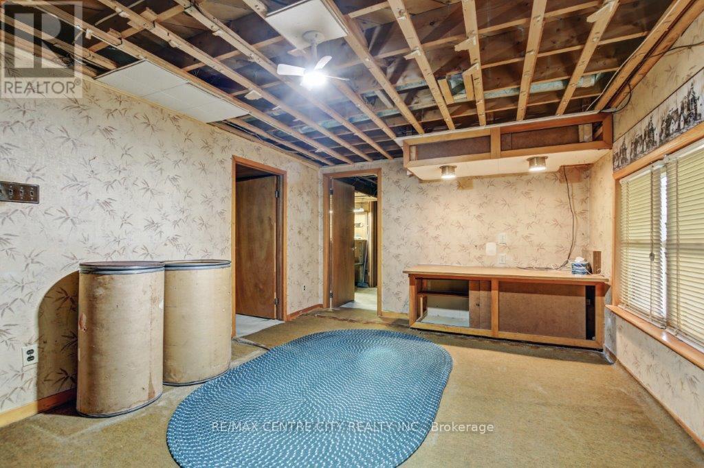 294 Burlington Crescent, London South (South J), Ontario  N5Z 3G5 - Photo 16 - X12209724