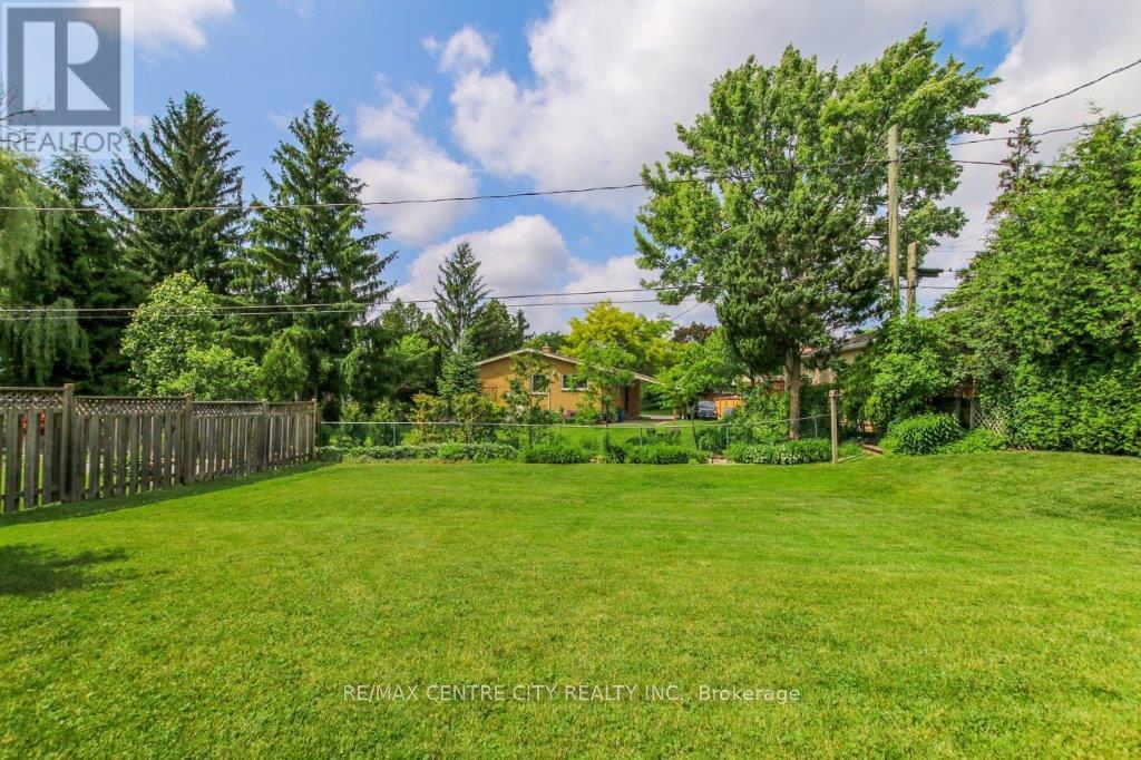 294 Burlington Crescent, London South (South J), Ontario  N5Z 3G5 - Photo 4 - X12209724